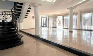 Casa de venta o alquiler en Urb. Biblos
Km 2 vía samborondón