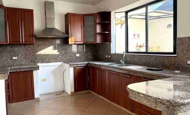 Casa de venta o alquiler en Urb. Biblos
Km 2 vía samborondón