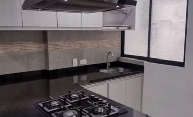 EDIFICIO CON 2 APARTAMENTOS, MUY RENTABLE