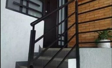 EDIFICIO CON 2 APARTAMENTOS, MUY RENTABLE