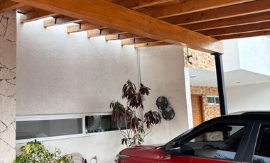 CASA DE UN PISO DOS RECÁMARAS EN PEDREGAL DE SCHOESNTTANT CORREGIDORA QRO.