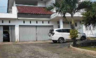 Rumah Tingkat Murah Cantik dan Tanah Luas diatas 1000 m² di Ciracas Jakarta Timur