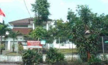 Rumah Tingkat Murah Cantik dan Tanah Luas diatas 1000 m² di Ciracas Jakarta Timur