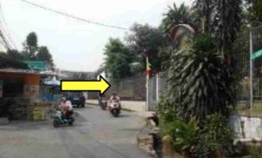 Rumah Tingkat Murah Cantik dan Tanah Luas diatas 1000 m² di Ciracas Jakarta Timur