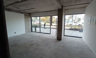 ARRIENDO Local Comercial de 70,40 m2, sector Hospital FACH