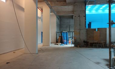 ARRIENDO Local Comercial Subterráneo de 640 m2, Metro Inés de Suárez