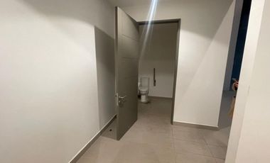 ARRIENDO Local Comercial Subterráneo de 640 m2, Metro Inés de Suárez