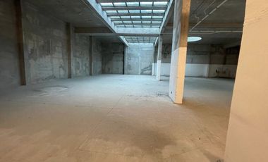 ARRIENDO Local Comercial Subterráneo de 640 m2, Metro Inés de Suárez