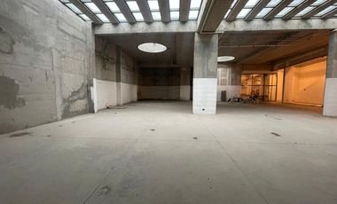 ARRIENDO Local Comercial Subterráneo de 640 m2, Metro Inés de Suárez