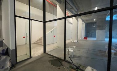 ARRIENDO Local Comercial Subterráneo de 640 m2, Metro Inés de Suárez