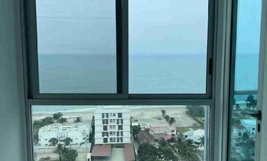 Venta de departamento tres dormitorios vista al mar, balcón