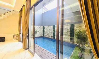 DIJUAL – Rumah Mewah Full Furnished + Kolam Renang di Area Koja, Jakarta Utara