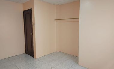 Casa de alquiler en Samanes 6, 3 dormitorios, 3 parqueos cerrados.