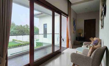 Jual dan Sewa Rumah Modern Tropis Gaya Villa Bali Jakarta Selatan Siap Huni Full Furnish