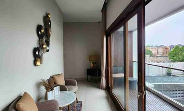 Jual dan Sewa Rumah Modern Tropis Gaya Villa Bali Jakarta Selatan Siap Huni Full Furnish