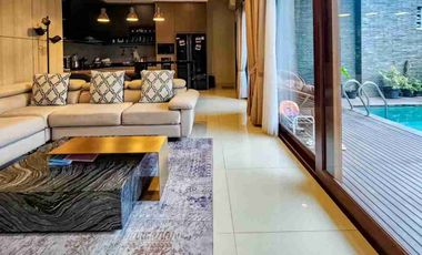 Jual dan Sewa Rumah Modern Tropis Gaya Villa Bali Jakarta Selatan Siap Huni Full Furnish