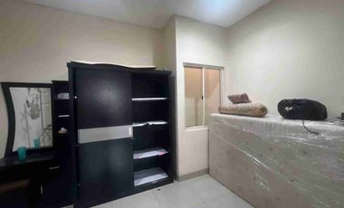 Disewakan rumah 2 lt 4 x 12 m2 di Golf Lake Cengkareng ada 2 kt 2 km semi furniture dekat swimming pool, siap huni, ayo nego yuk sampai deal!