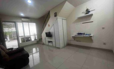 Disewakan rumah 2 lt 4 x 12 m2 di Golf Lake Cengkareng ada 2 kt 2 km semi furniture dekat swimming pool, siap huni, ayo nego yuk sampai deal!