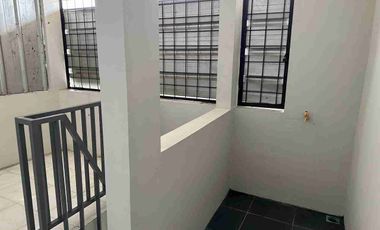 DI SEWAKAN RUKO STRATEGIS SIAP USAHA PINGGIR JALAN LIMO, DEPOK