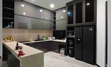 Di jual Rumah Sultan clasic 2 lantai furnished bebas banjir Denpasar Utara