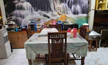Di jual rumah 3 lantai siap huni