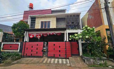Di jual rumah 3 lantai siap huni