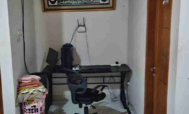 Di jual rumah 3 lantai siap huni