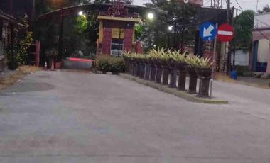 Di jual rumah 3 lantai siap huni Full furnish