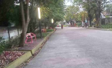 Di jual rumah 3 lantai siap huni Full furnish