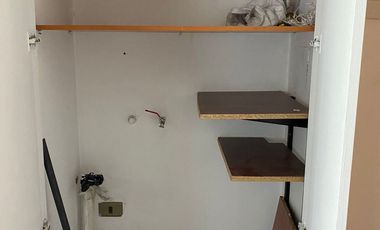 Vive Aquí! Oportunidad* DEPARTAMENTO AMPLIO 45 m2- 1D 1B, MACUL, PISO 2, TERRAZA CERRADA, INCLUYE ESTACIONAMIENTO.