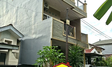 TERMURAH! Disewakan Rumah 3 Lantai Siap Huni di Graha Bintaro — Full Furnished & Kamar Banyak  (SP 1005)