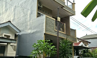 TERMURAH! Disewakan Rumah 3 Lantai Siap Huni di Graha Bintaro — Full Furnished & Kamar Banyak  (SP 1005)