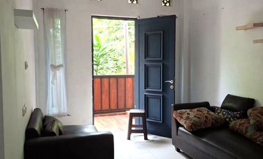 TERMURAH! Disewakan Rumah 3 Lantai Siap Huni di Graha Bintaro — Full Furnished & Kamar Banyak  (SP 1005)