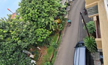 TERMURAH! Disewakan Rumah 3 Lantai Siap Huni di Graha Bintaro — Full Furnished & Kamar Banyak  (SP 1005)