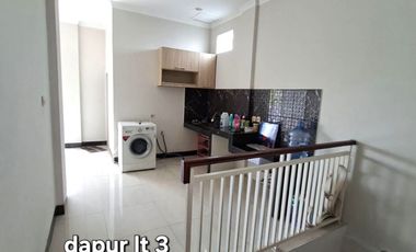 TERMURAH! Disewakan Rumah 3 Lantai Siap Huni di Graha Bintaro — Full Furnished & Kamar Banyak  (SP 1005)