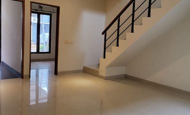 Dijual Cepat Rumah 2 Lantai Siap Huni di Rawamanguktan, Jakarta Timur