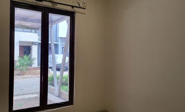 Dijual Cepat Rumah 2 Lantai Siap Huni di Rawamanguktan, Jakarta Timur