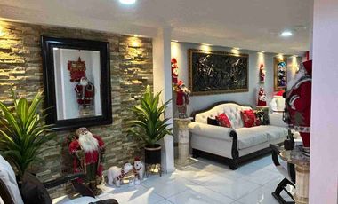 Vendo Hermosa Casa Esquina, a pasos Colegio H. Británico, 5dormitorios 3baños 1Estacionamiento