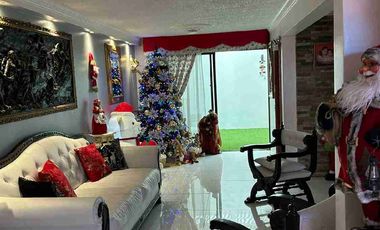 Vendo Hermosa Casa Esquina, a pasos Colegio H. Británico, 5dormitorios 3baños 1Estacionamiento