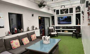 Vendo Hermosa Casa Esquina, a pasos Colegio H. Británico, 5dormitorios 3baños 1Estacionamiento