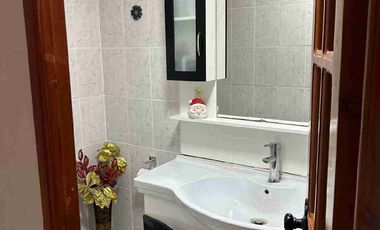 Vendo Hermosa Casa Esquina, a pasos Colegio H. Británico, 5dormitorios 3baños 1Estacionamiento