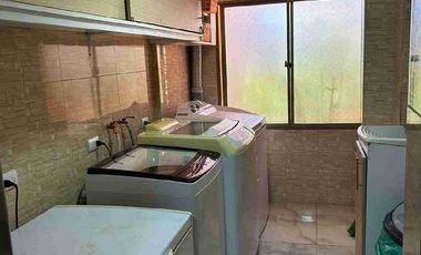 Vendo Hermosa Casa Esquina, a pasos Colegio H. Británico, 5dormitorios 3baños 1Estacionamiento