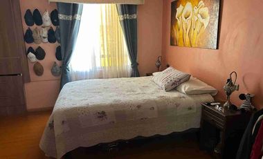 Vendo Hermosa Casa Esquina, a pasos Colegio H. Británico, 5dormitorios 3baños 1Estacionamiento