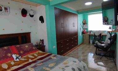 Vendo Hermosa Casa Esquina, a pasos Colegio H. Británico, 5dormitorios 3baños 1Estacionamiento