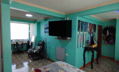 Vendo Hermosa Casa Esquina, a pasos Colegio H. Británico, 5dormitorios 3baños 1Estacionamiento