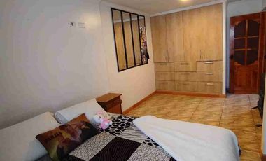 Vendo Hermosa Casa Esquina, a pasos Colegio H. Británico, 5dormitorios 3baños 1Estacionamiento