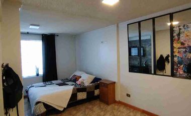 Vendo Hermosa Casa Esquina, a pasos Colegio H. Británico, 5dormitorios 3baños 1Estacionamiento