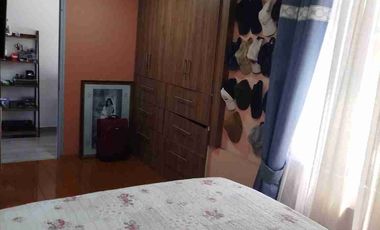 Vendo Hermosa Casa Esquina, a pasos Colegio H. Británico, 5dormitorios 3baños 1Estacionamiento