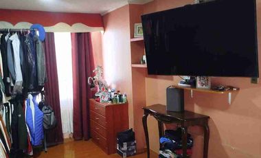 Vendo Hermosa Casa Esquina, a pasos Colegio H. Británico, 5dormitorios 3baños 1Estacionamiento