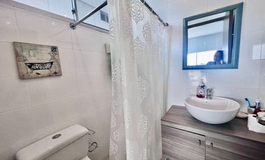 SAN LORENZO SALINAS EN EDIFICIO FRENTE AL MAR